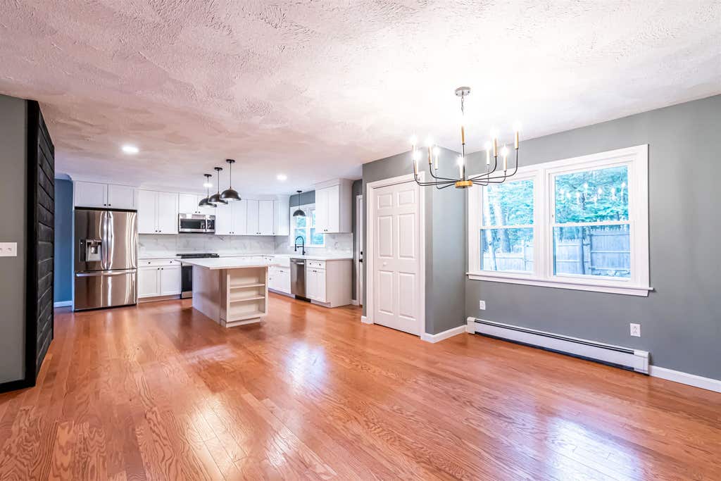 Photo of 9 Hilltop Drive, Plymouth, NH 03264 (MLS # 5104384)