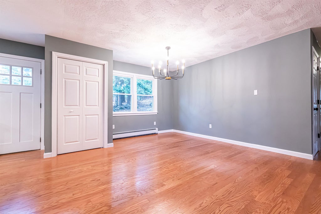 Photo of 9 Hilltop Drive, Plymouth, NH 03264 (MLS # 5104384)