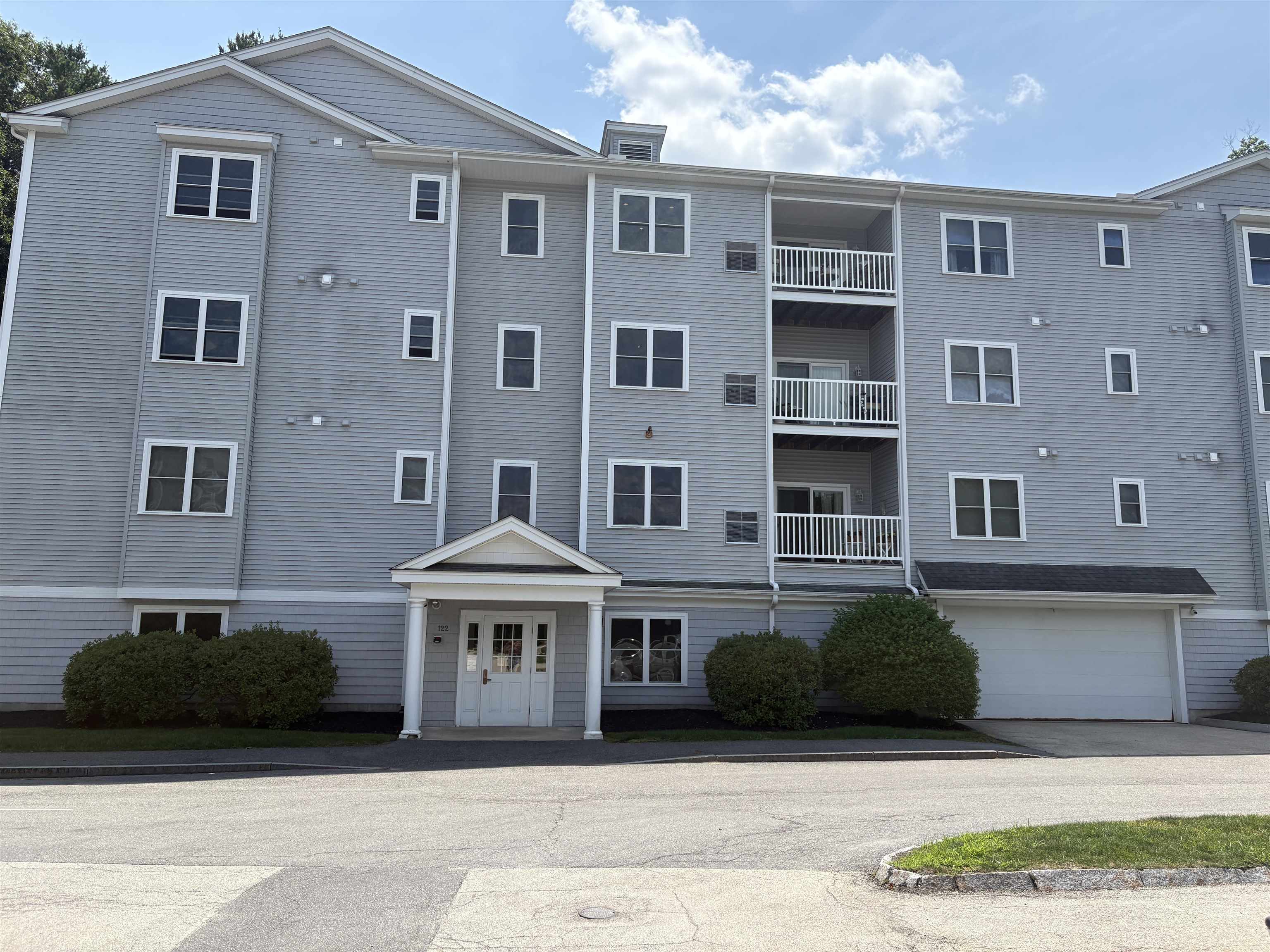 Photo 1 of 11 — 122 Coliseum Avenue 401, Nashua, NH 03063
