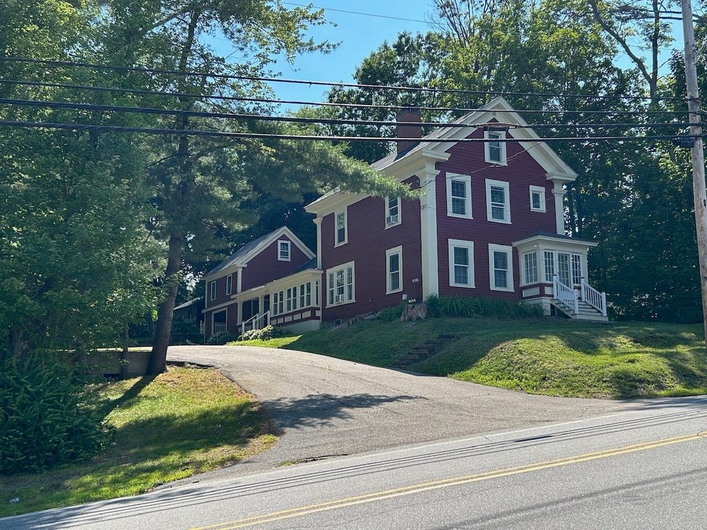 Photo of 146 N Main Street, Wolfeboro, NH 03894 (MLS # 5097338)