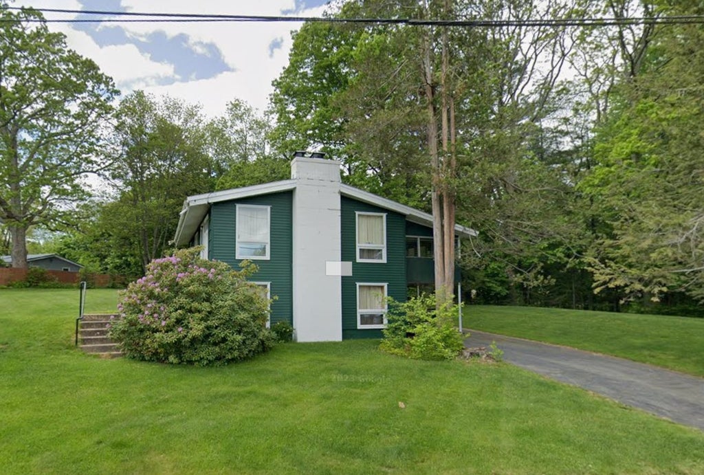 Photo of 9 Hemlock Circle, Dover, NH 03820 (MLS # 5107150)