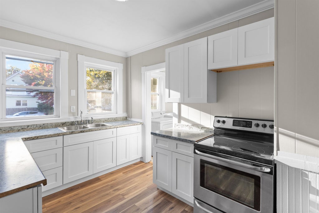 Photo of 6 Ray Street, Manchester, NH 03104 (MLS # 5114773)