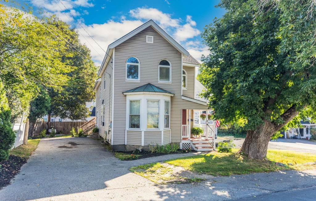 Photo of 5 Gerry Avenue, Newmarket, NH 03857 (MLS # 5107465)