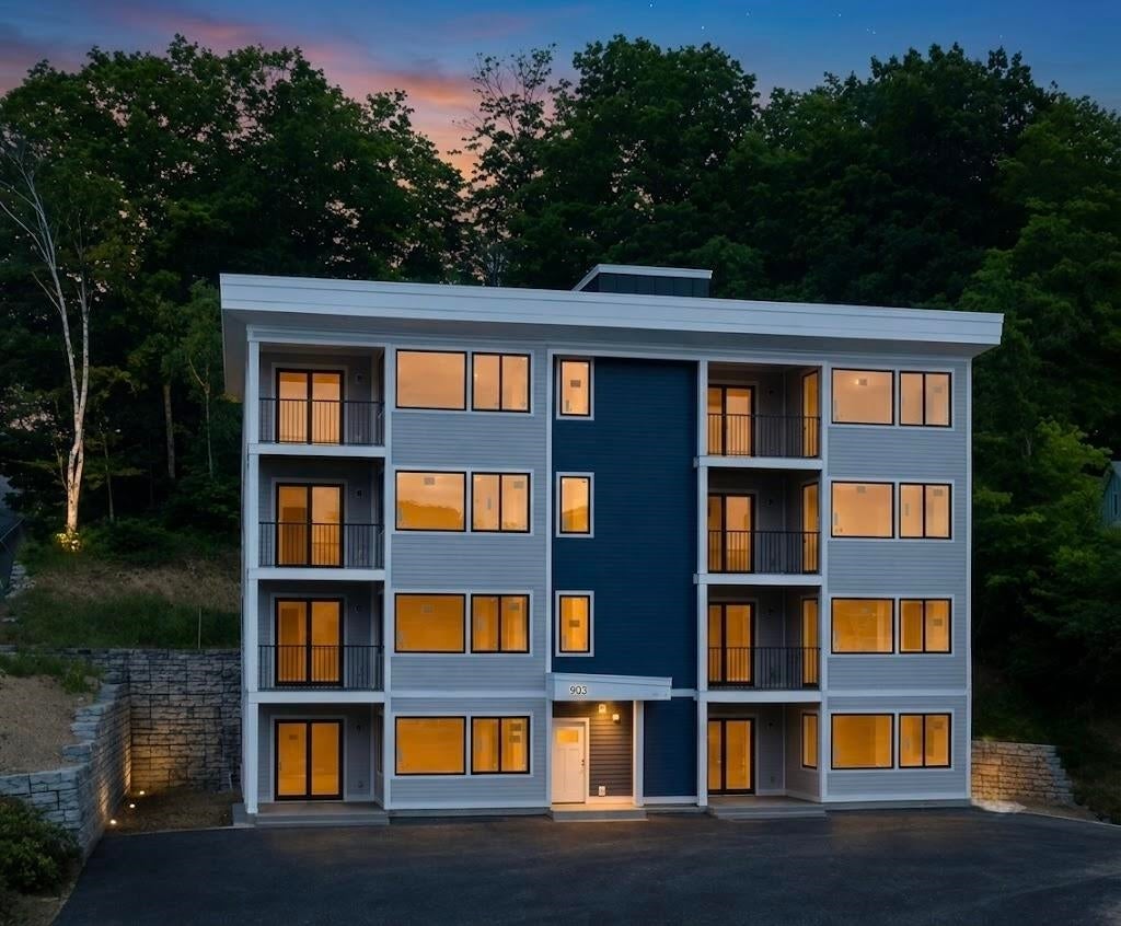 Photo of 903 Union Avenue #100, Laconia, NH 03246 (MLS # 5096957)