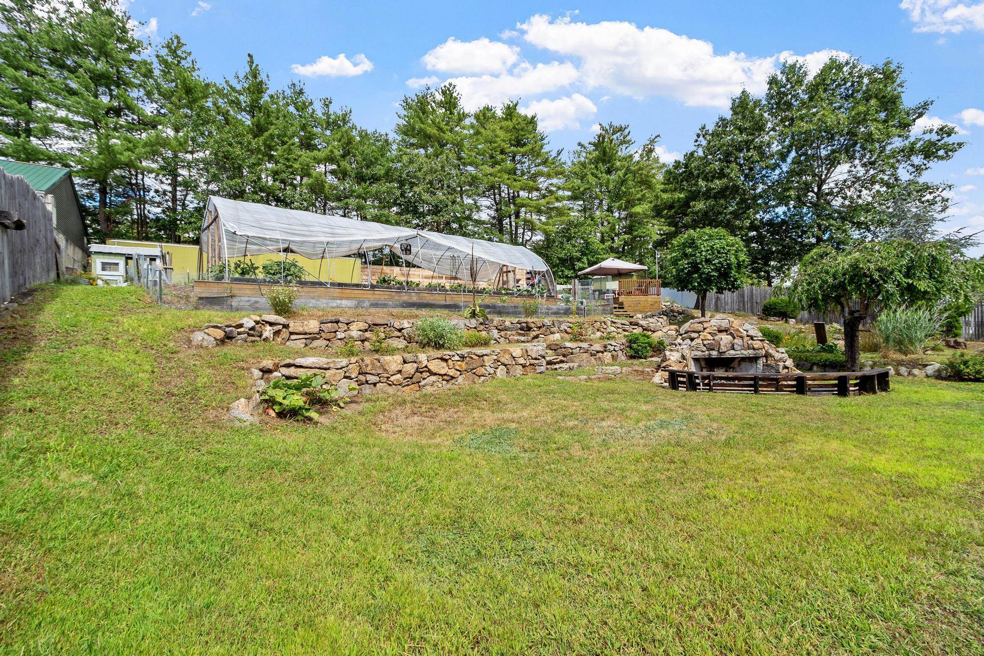 654 Daniel Webster Highway