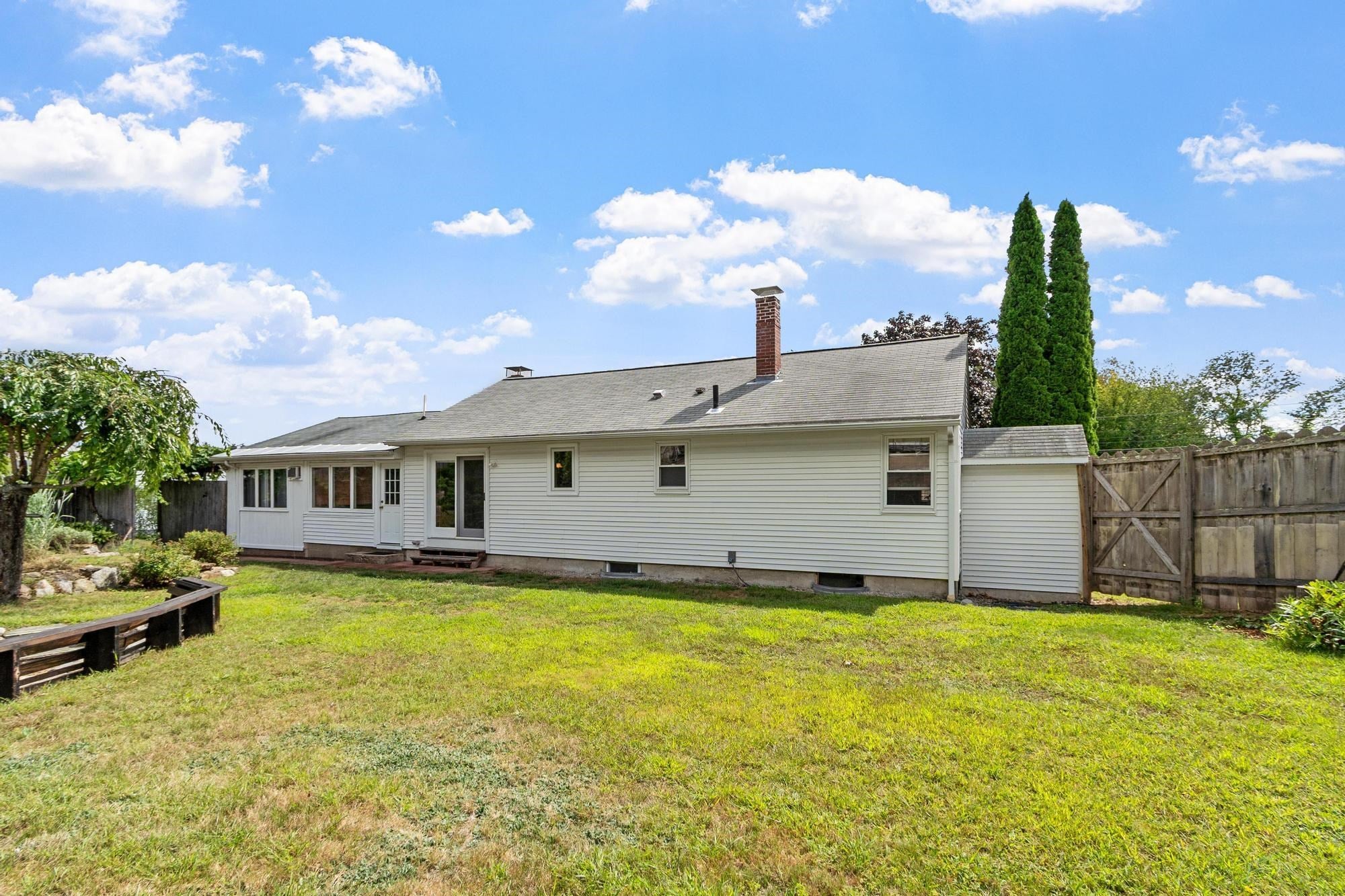 654 Daniel Webster Highway