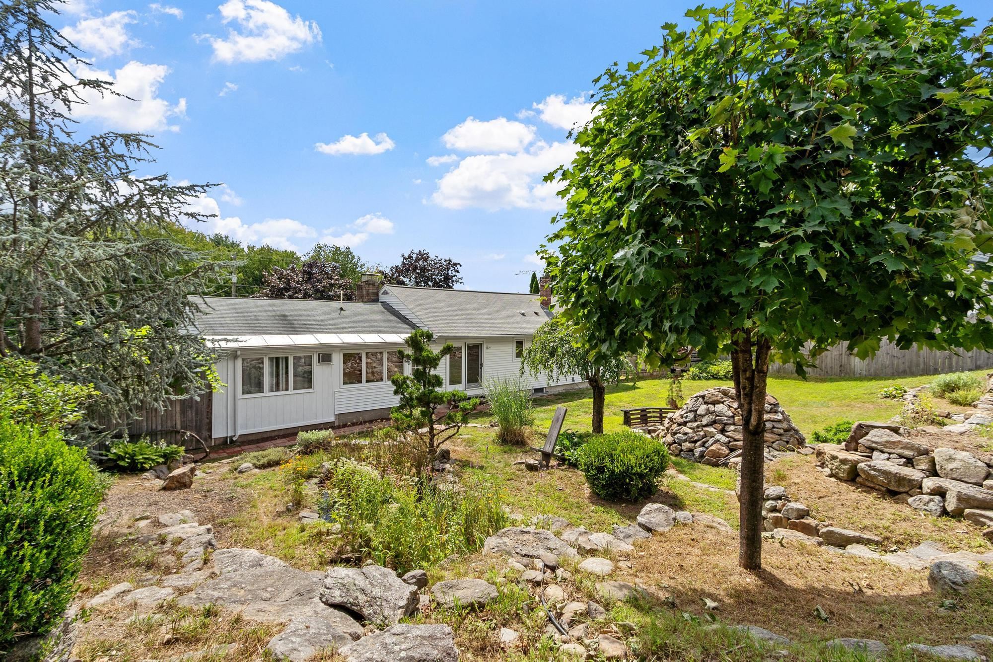 654 Daniel Webster Highway