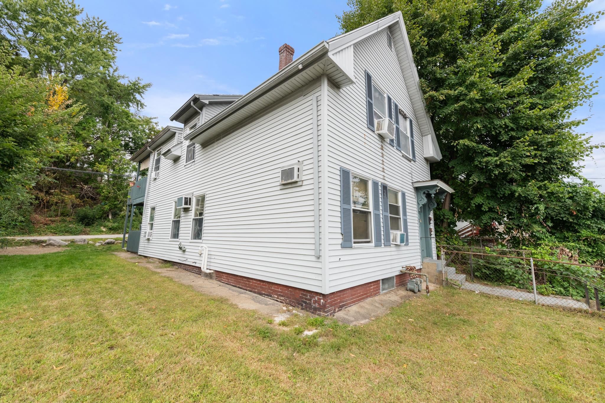 292 Main Street