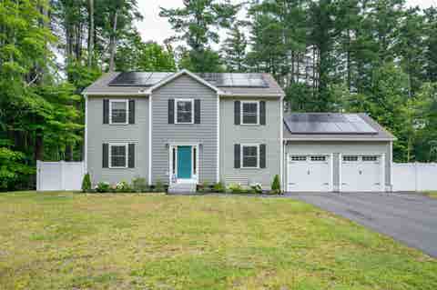 Photo of 2 Lorelai Way, Nashua, NH 03062 (MLS # 5102109)