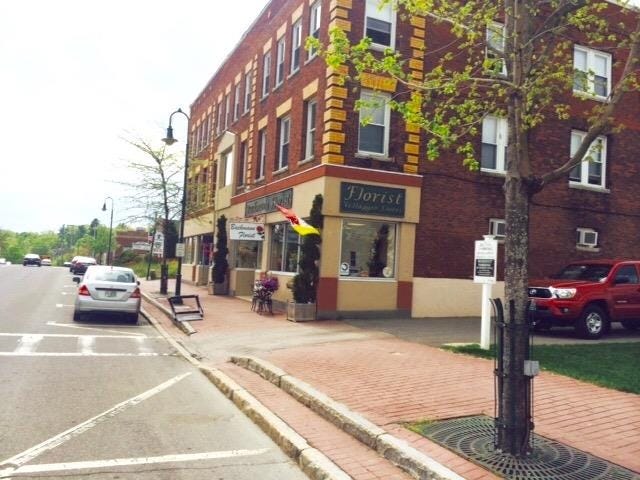 Photo of 15 West Broadway Street #M, Derry, NH 03038 (MLS # 5092502)