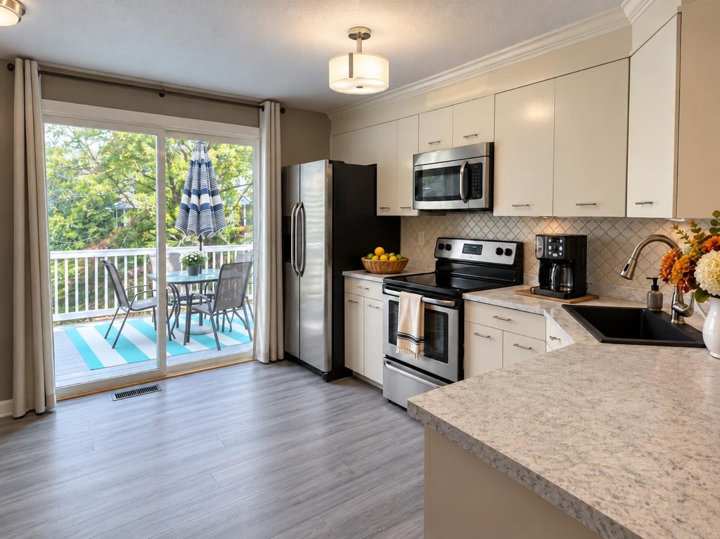 Photo of 426 Fox Hollow Way, Manchester, NH 03104 (MLS # 5114741)