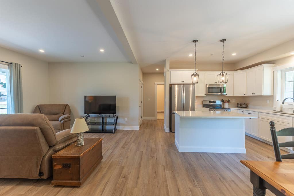 Photo of 48 Beaver Brook Way #B, Pelham, NH 03076 (MLS # 5092794)
