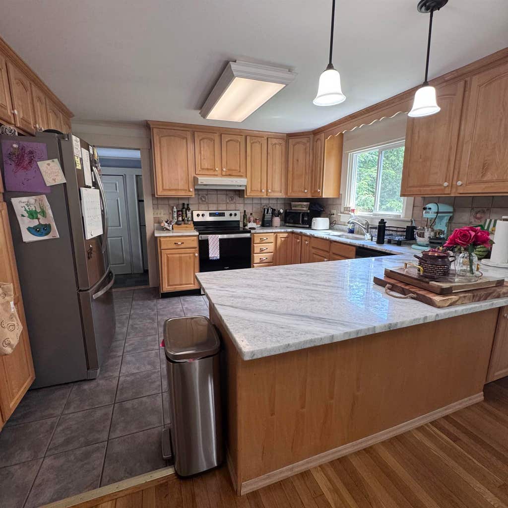 Photo of 44 Stowell Road, Bedford, NH 03110 (MLS # 5093553)
