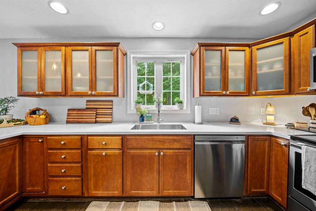 Photo of 163 Winkley Farm Lane, Rochester, NH 03867 (MLS # 5108301)