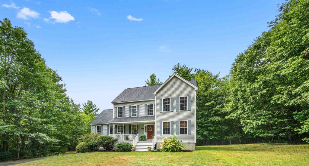 Photo of 163 Winkley Farm Lane, Rochester, NH 03867 (MLS # 5108301)
