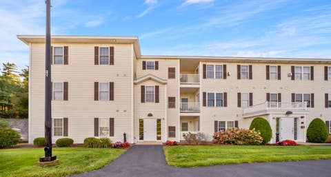 Photo of 12 Vista Ridge Drive #40, Londonderry, NH 03053 (MLS # 5106679)