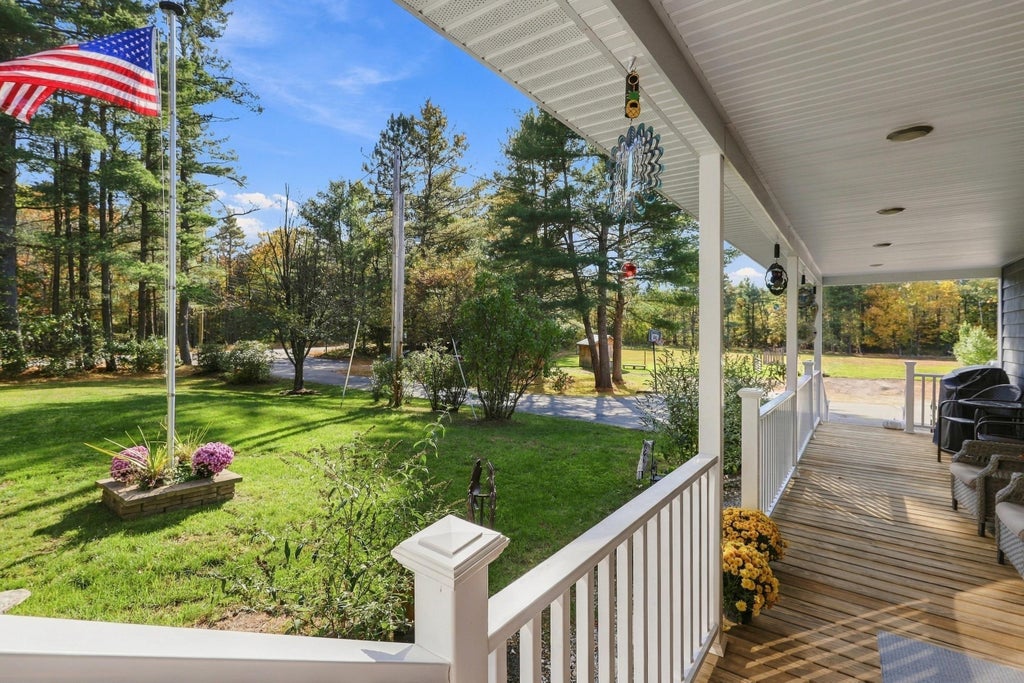 Photo of 279 Franklin Highway, Andover, NH 03216 (MLS # 5114619)