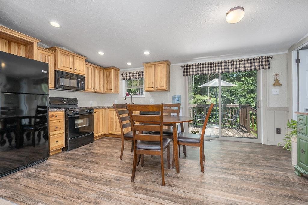 Photo of 11 Queens Lane, Epsom, NH 03234 (MLS # 5103070)