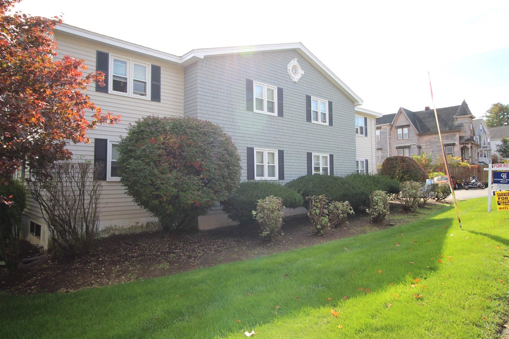 Photo of 73 East Broadway Street #U, Derry, NH 03038 (MLS # 5114279)