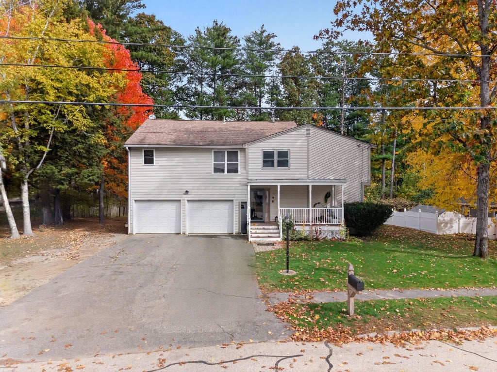 Photo of 9 Bradford Street, Nashua, NH 03063 (MLS # 5114842)