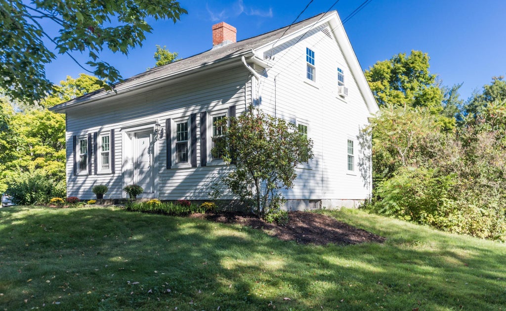 Photo of 272 Old Concord Turnpike, Barrington, NH 03825 (MLS # 5108716)