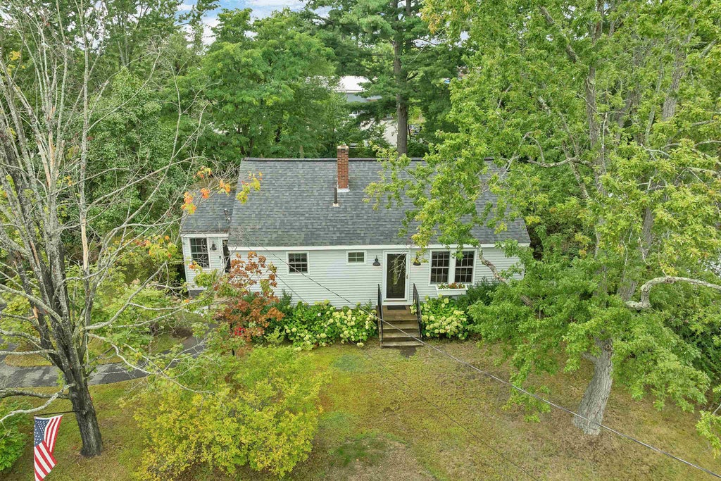 Photo of 10 Grover Street, Concord, NH 03301 (MLS # 5108588)