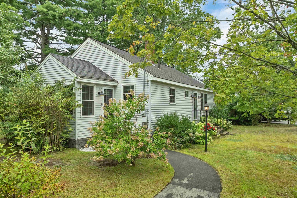 Photo of 10 Grover Street, Concord, NH 03301 (MLS # 5108588)