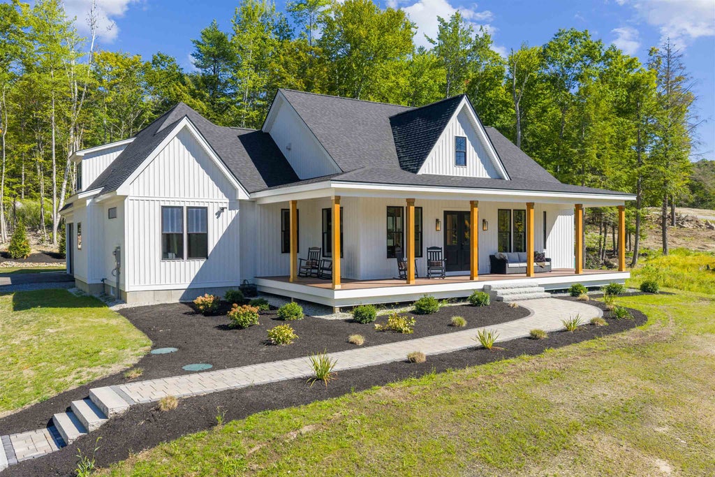 Photo of 1 Jaytee Drive, Alton, NH 03809 (MLS # 5099440)