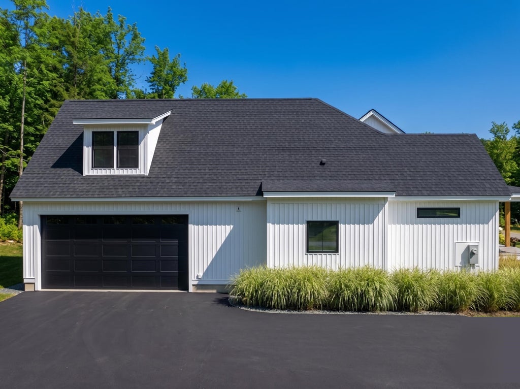 Photo of 1 Jaytee Drive, Alton, NH 03809 (MLS # 5099440)