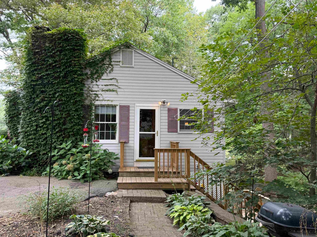 Photo of 226 Amesbury Road, Kensington, NH 03833 (MLS # 5109155)