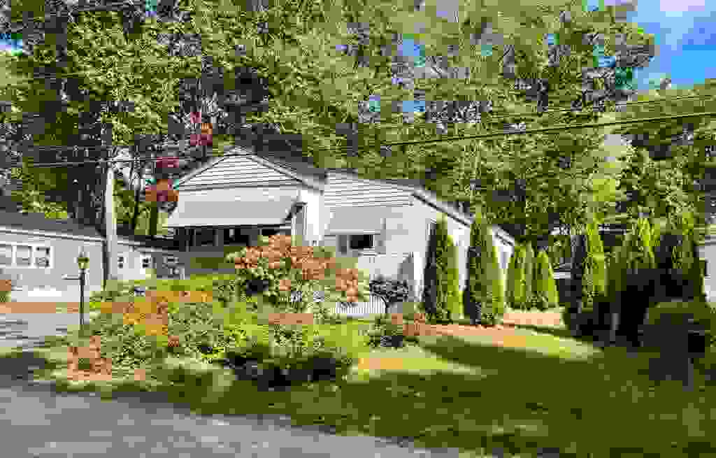 Photo of 303 Friar Tuck Drive, Exeter, NH 03833 (MLS # 5062678)