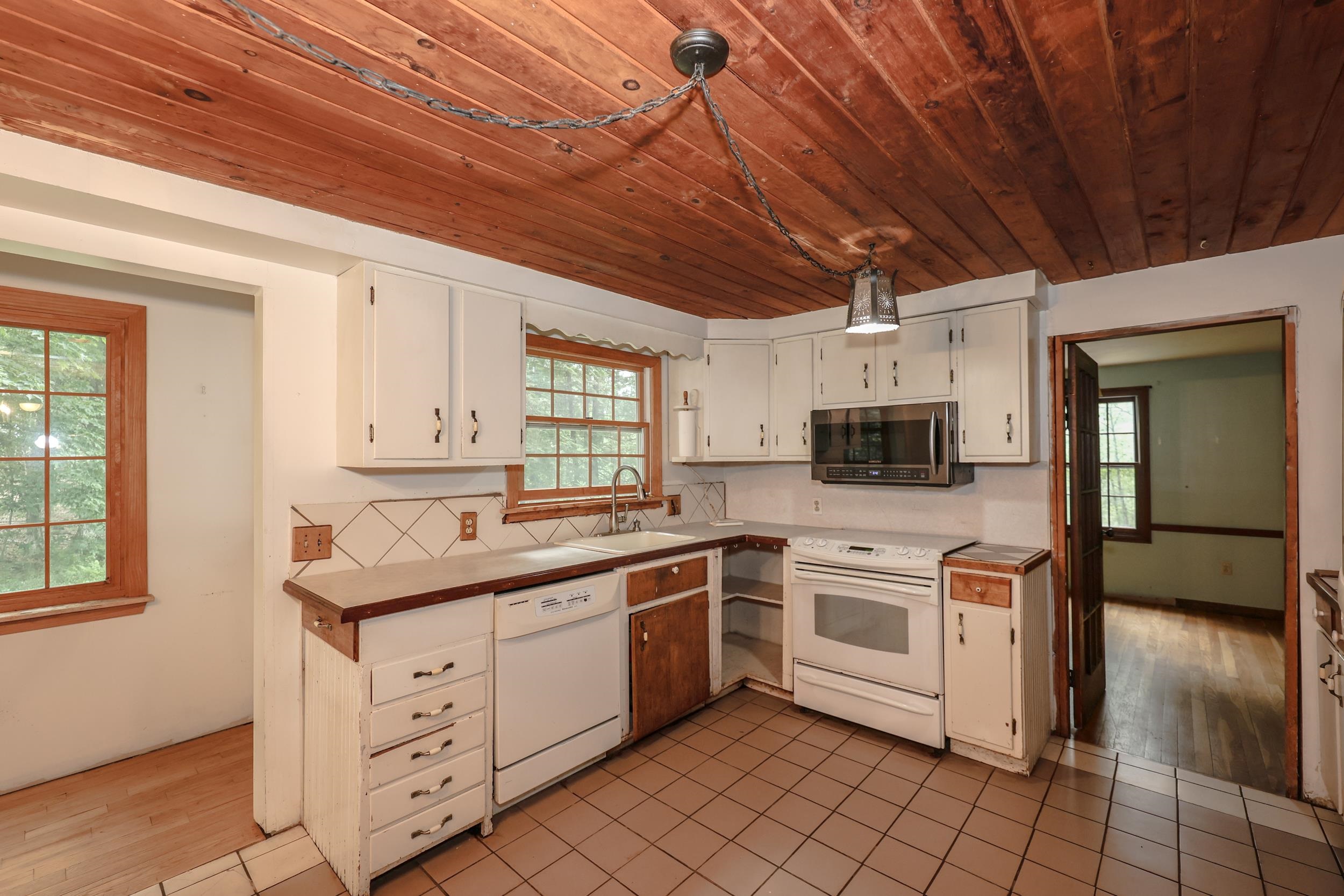 16 Meserve Road
