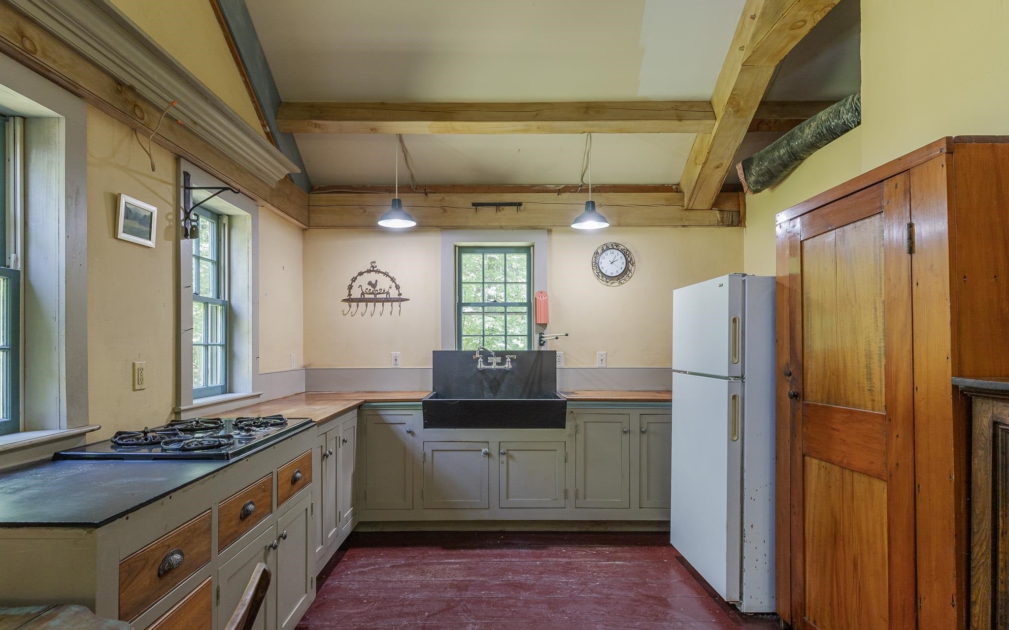 94 Cold Pond Road