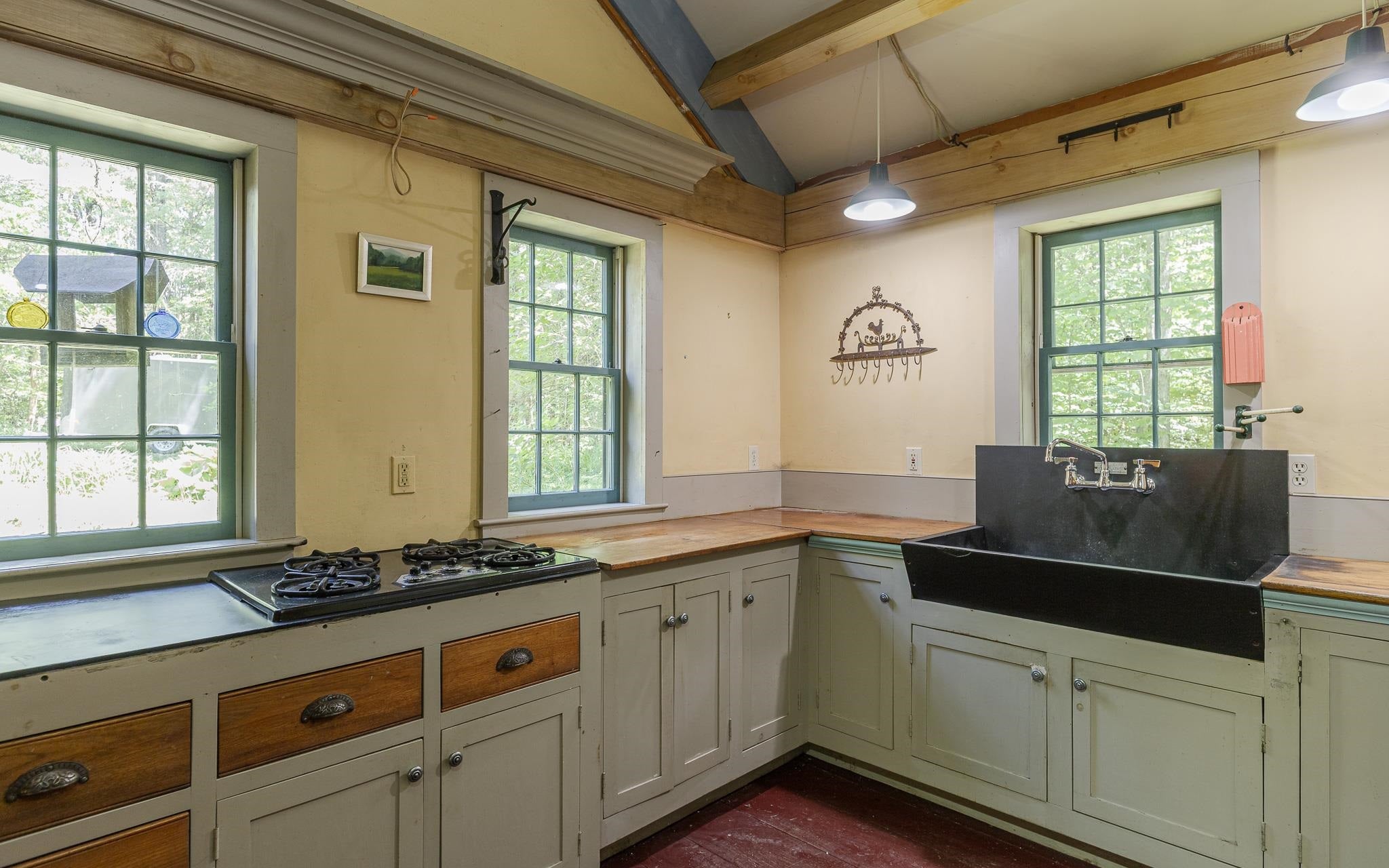 94 Cold Pond Road