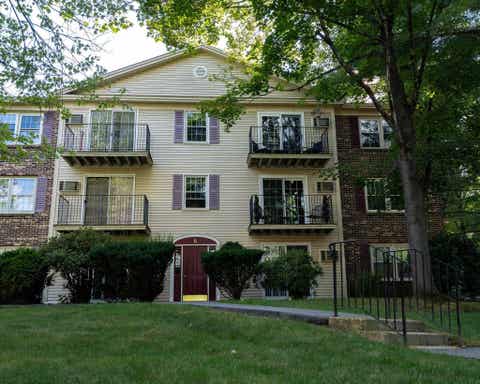 Photo of 6 Autumn Leaf Drive #18, Nashua, NH 03060 (MLS # 5106856)