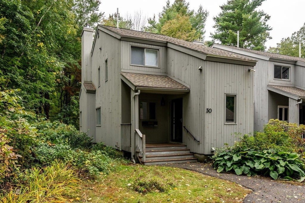 Photo of 30 Brookside Drive, Stratham, NH 03885 (MLS # 5114198)