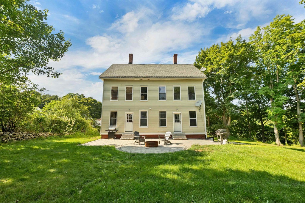 Photo of 9 Franklin Street, Rollinsford, NH 03869 (MLS # 5107976)