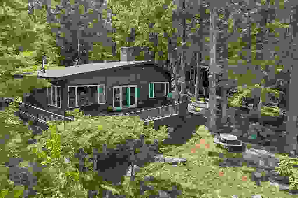 Photo of 41 Pine Island IS, Meredith, NH 03253 (MLS # 5106108)