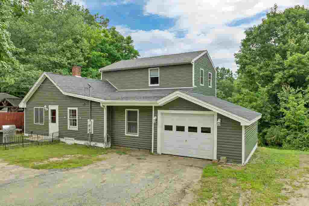 Photo of 36 Highland Street, Hudson, NH 03051 (MLS # 5101130)