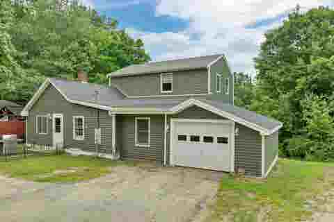 Photo of 36 Highland Street, Hudson, NH 03051 (MLS # 5101130)