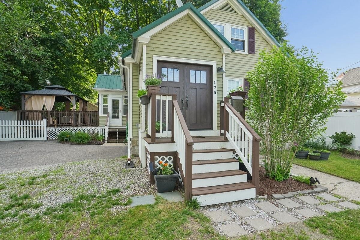 173 Mammoth Road