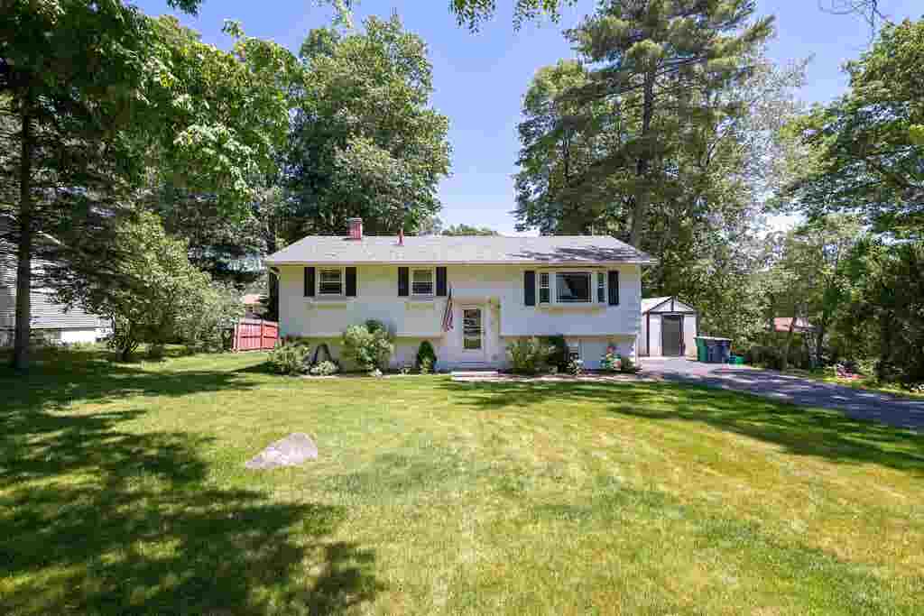 Photo of 26 Tenby Drive, Nashua, NH 03062 (MLS # 5093525)