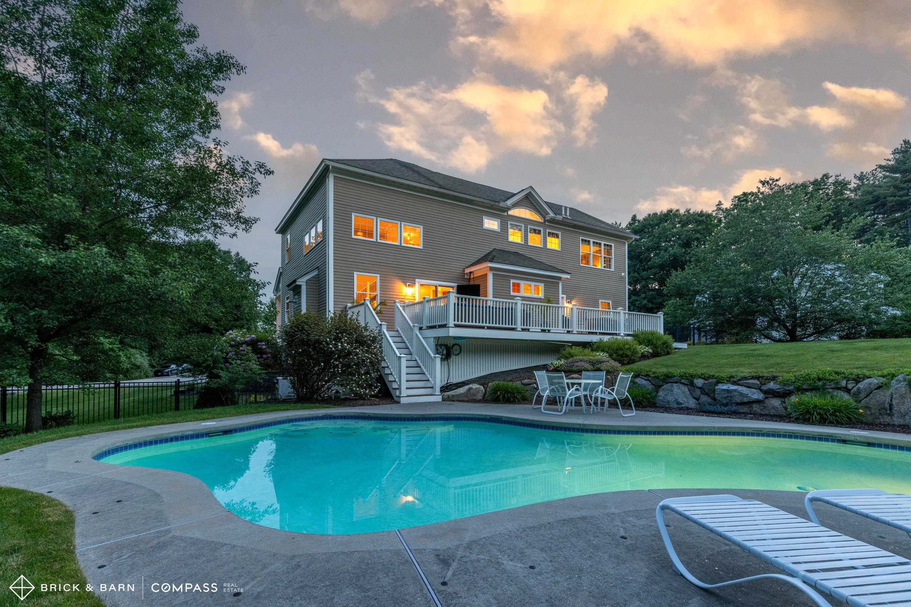 8 Heron Way