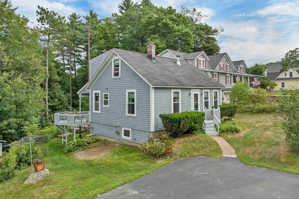 Photo of 28 S Main Street, Pittsfield, NH 03263 (MLS # 5106738)