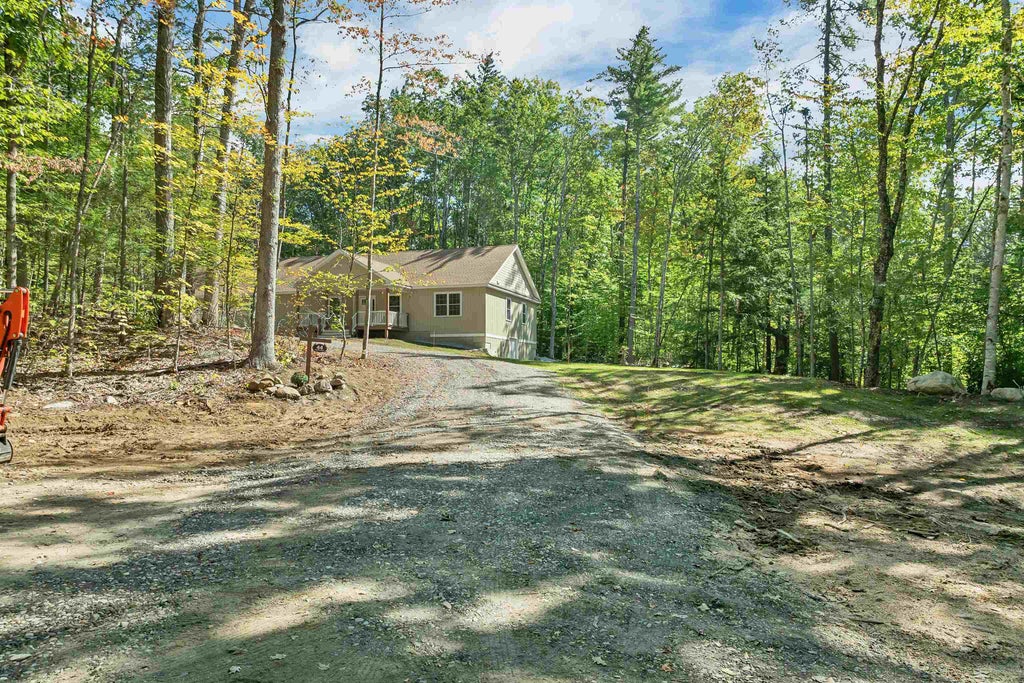 Photo of 44 Lincoln Drive, Moultonborough, NH 03254 (MLS # 5111550)