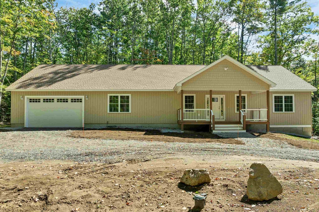 Photo of 44 Lincoln Drive, Moultonborough, NH 03254 (MLS # 5111550)