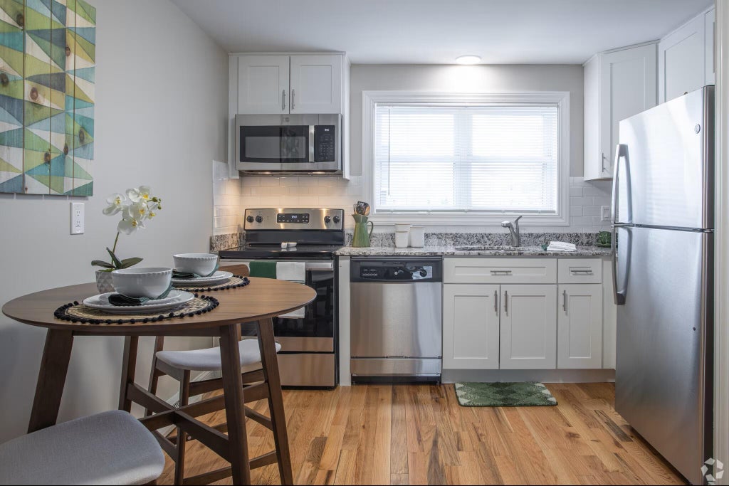 Photo of 445 Kennard Road #445-22, Manchester, NH 03104 (MLS # 5104790)