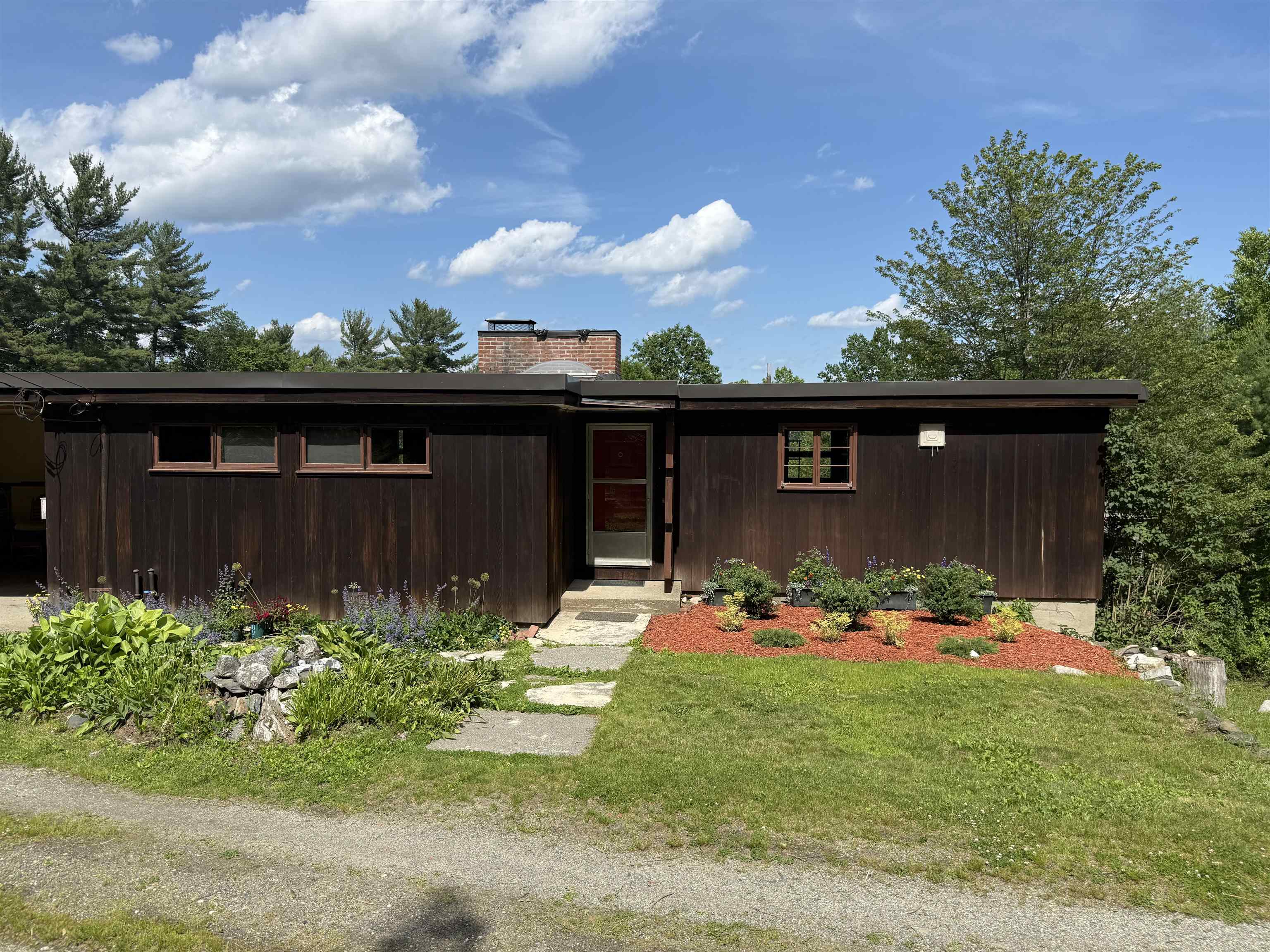 211 Pleasant Valley Road