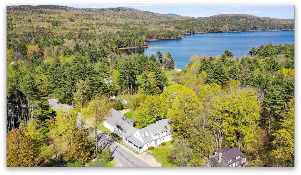 Photo of 736 Pleasant Street, New London, NH 03257 (MLS # 5089076)