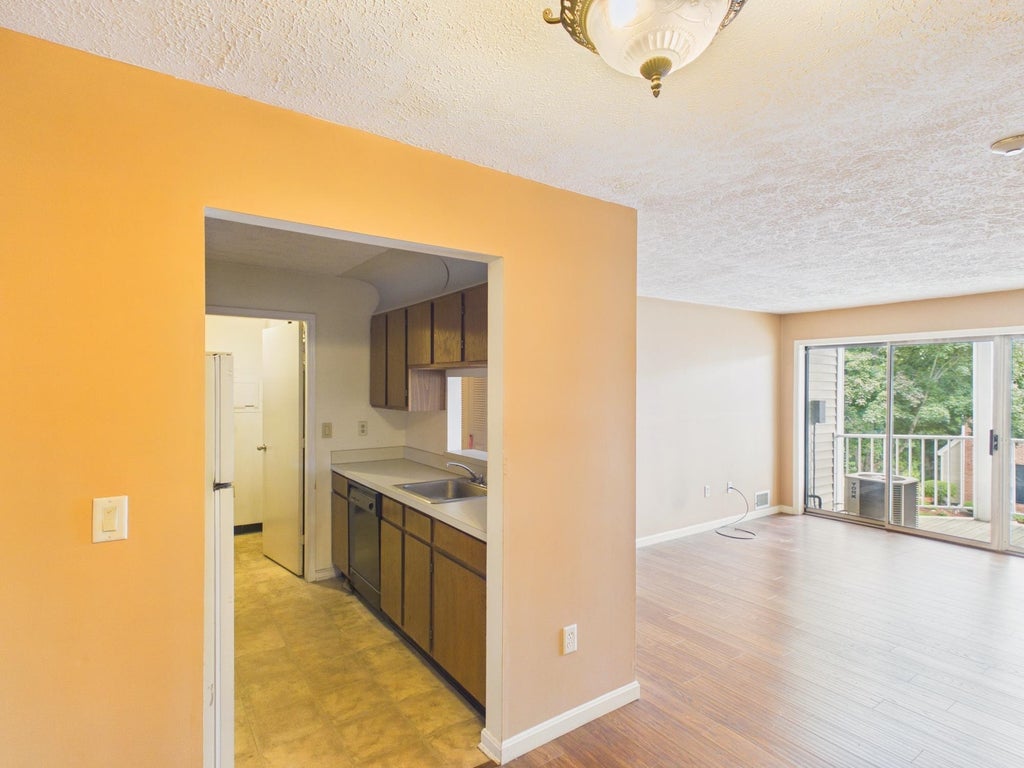 Photo of 2 Scituate Place #26, Merrimack, NH 03054 (MLS # 5109134)